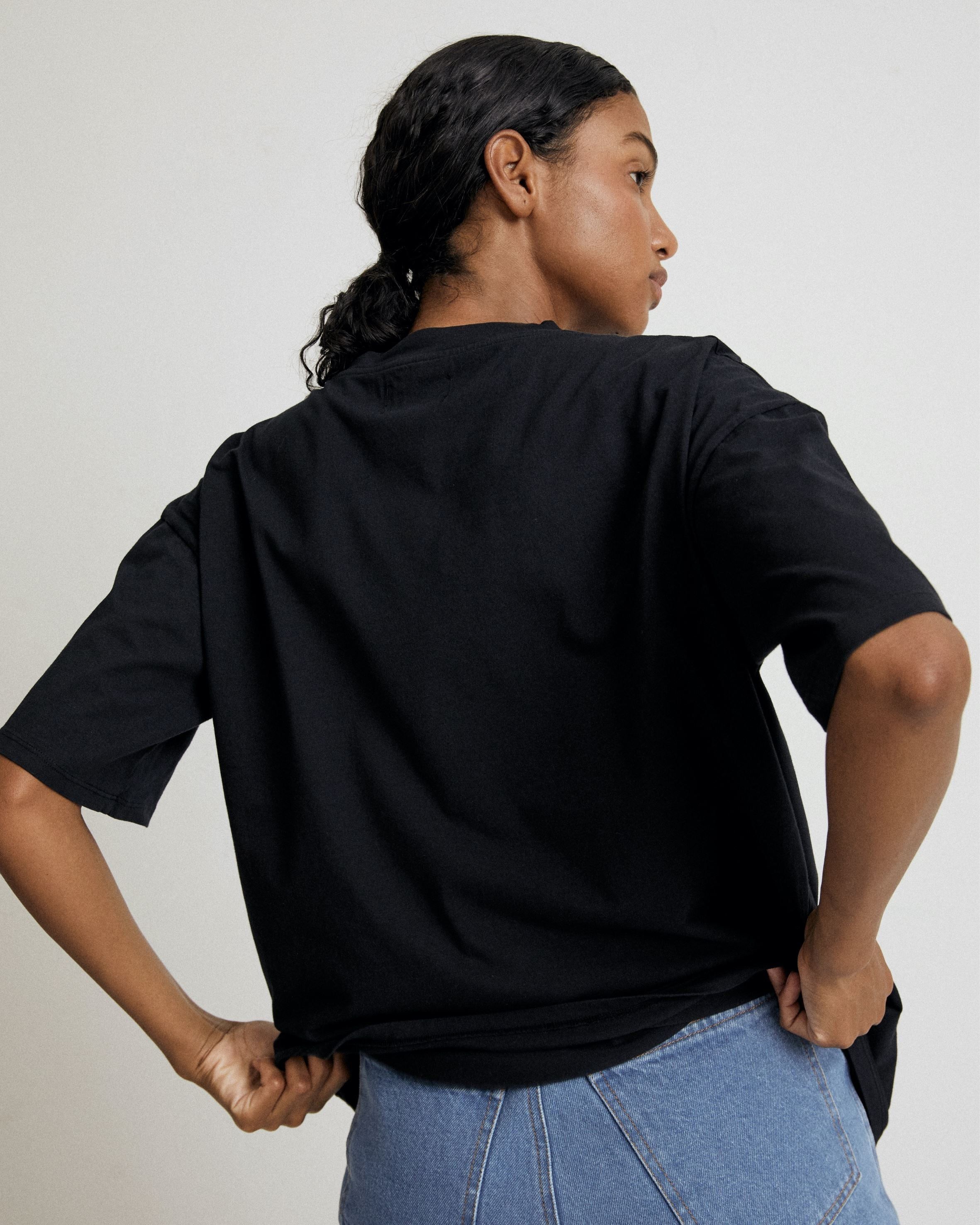 Slack Top Black sold by Alohas