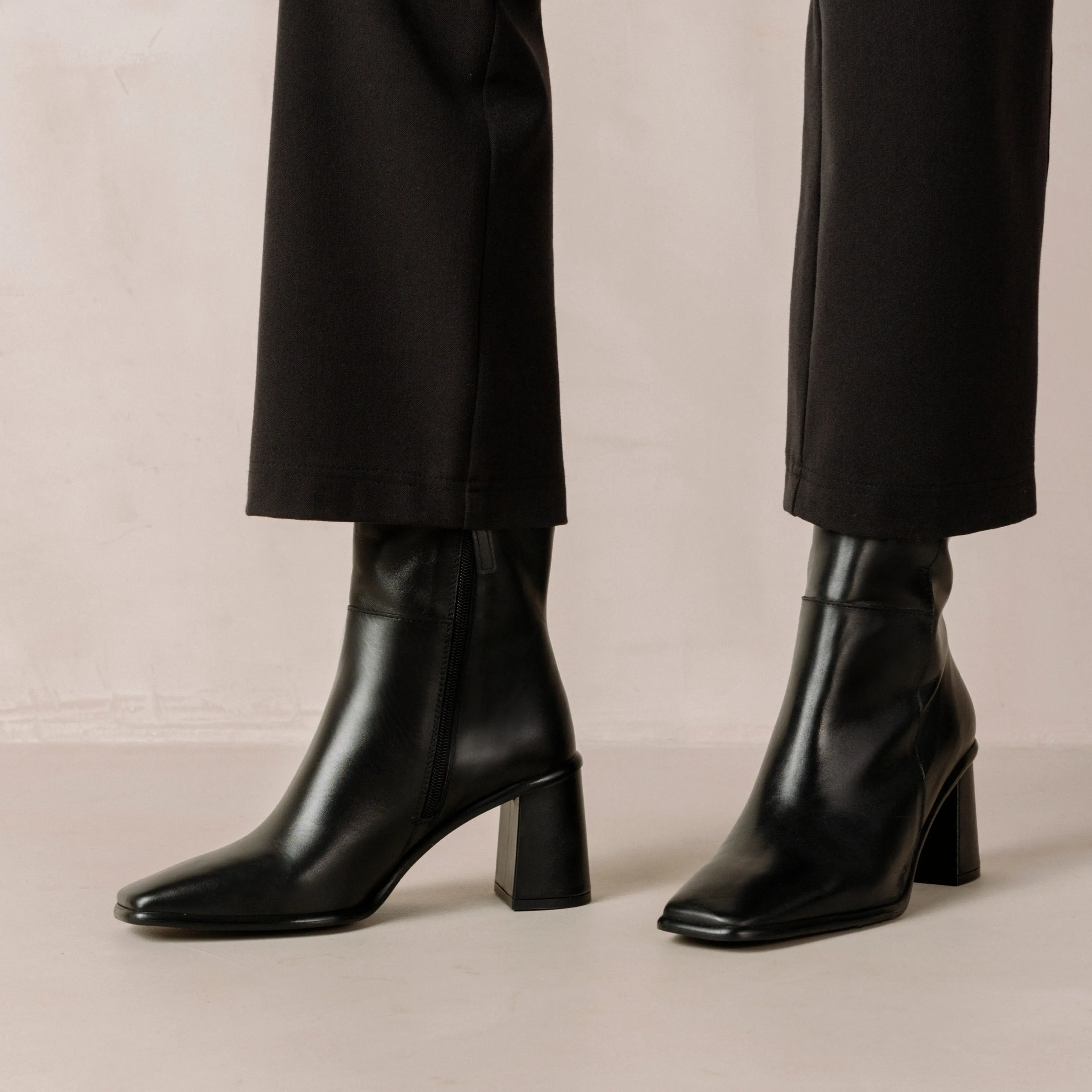 West Vintage Total Black Leather Ankle Boots sold by Alohas product image thumbnail 3
