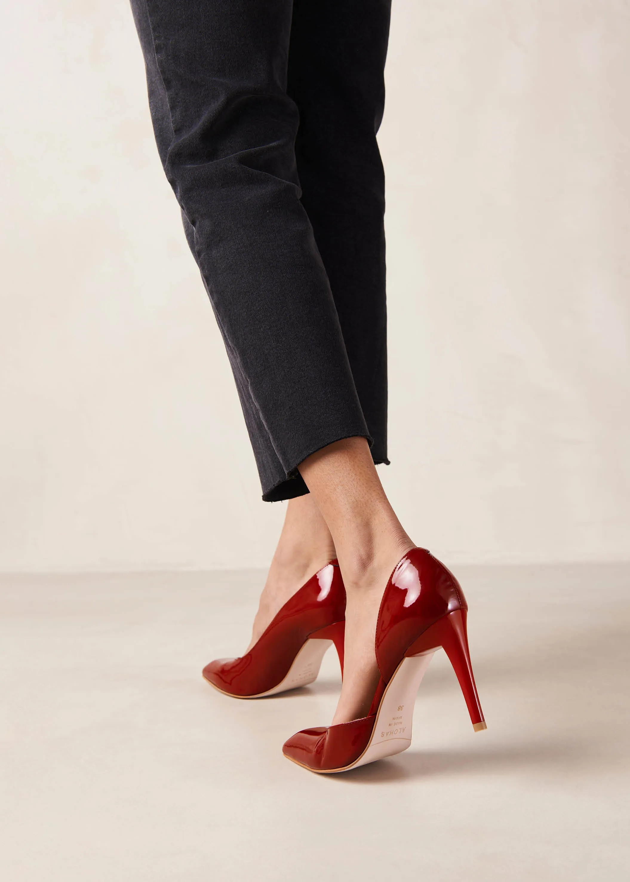 Amelia Onix Red Leather Pumps sold by Alohas product image thumbnail 4