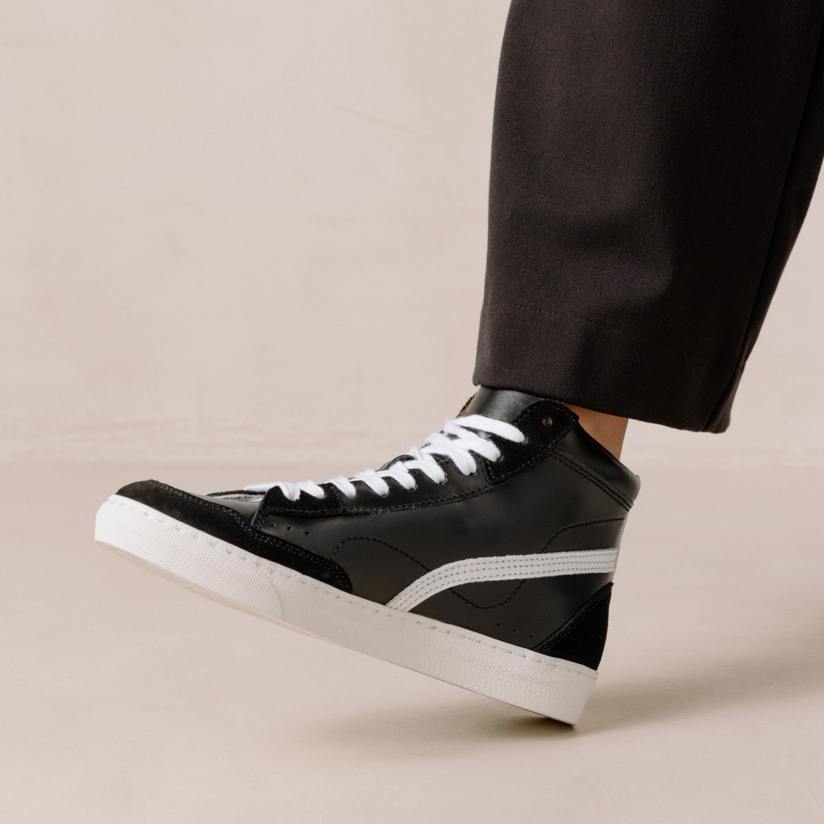 Tb.73 Blackout sold by Alohas product image thumbnail 3