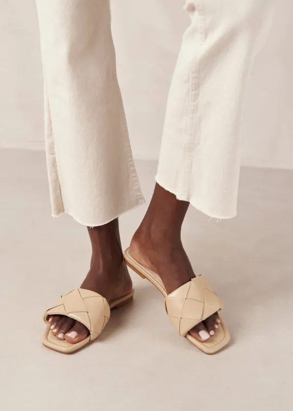 Claquettes Woven Chai Beige sold by Alohas