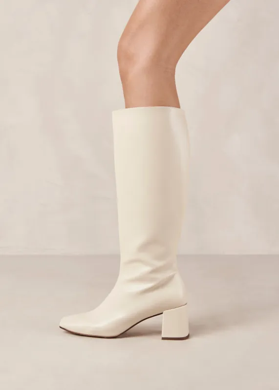 Chalk Warm White sold by Alohas