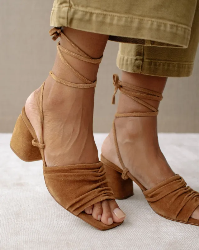 Kahlo Camel sold by Alohas