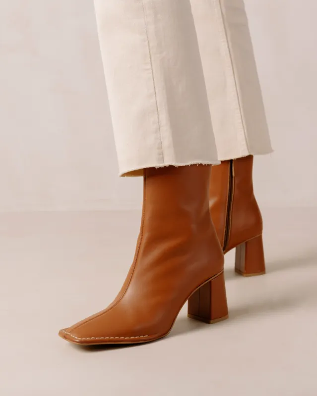 West Flair Tan sold by Alohas