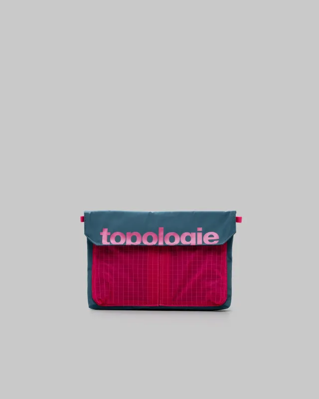 Utility Musette Medium made by Topologie