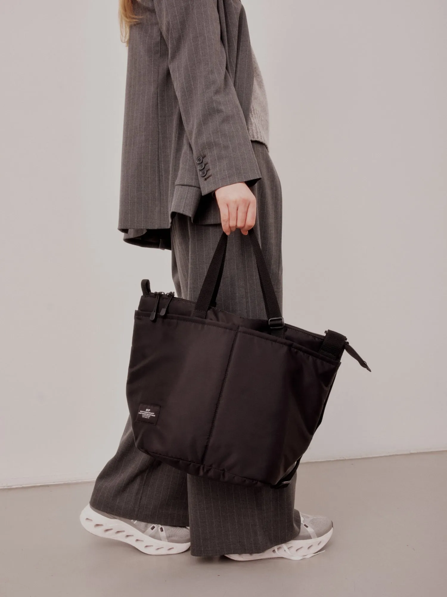 ZIPPER DUFFLE - MEDIUM - BLACK PUFFER NYLON TWILL sold by BAGSINPROGRESS product image thumbnail 3