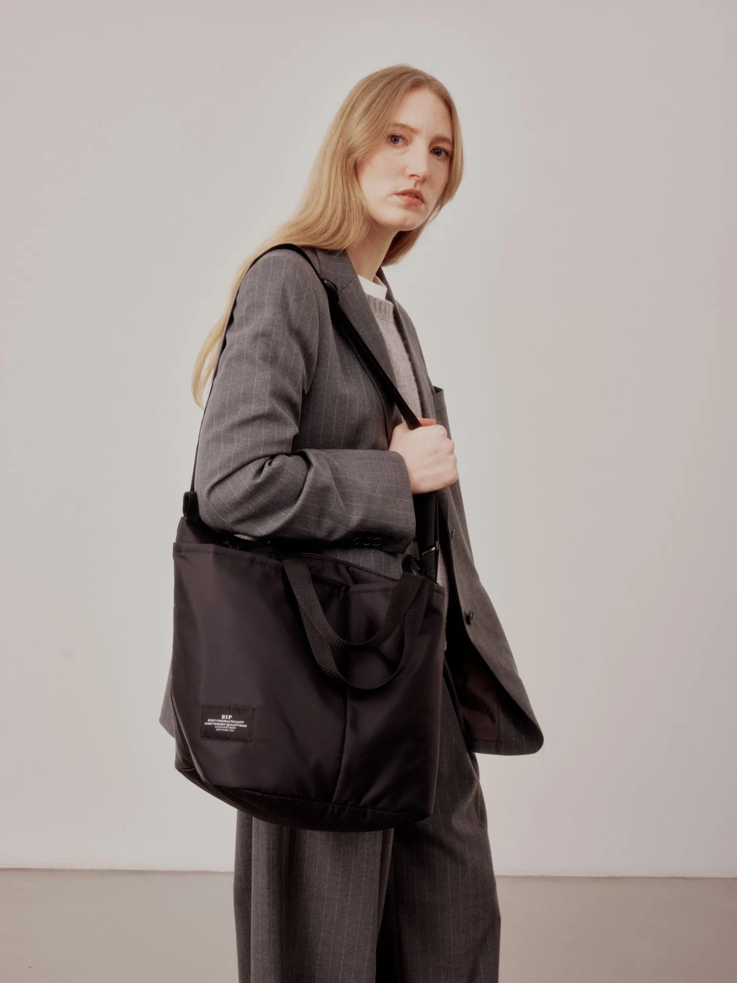ZIPPER DUFFLE - MEDIUM - BLACK PUFFER NYLON TWILL sold by BAGSINPROGRESS product image thumbnail 2