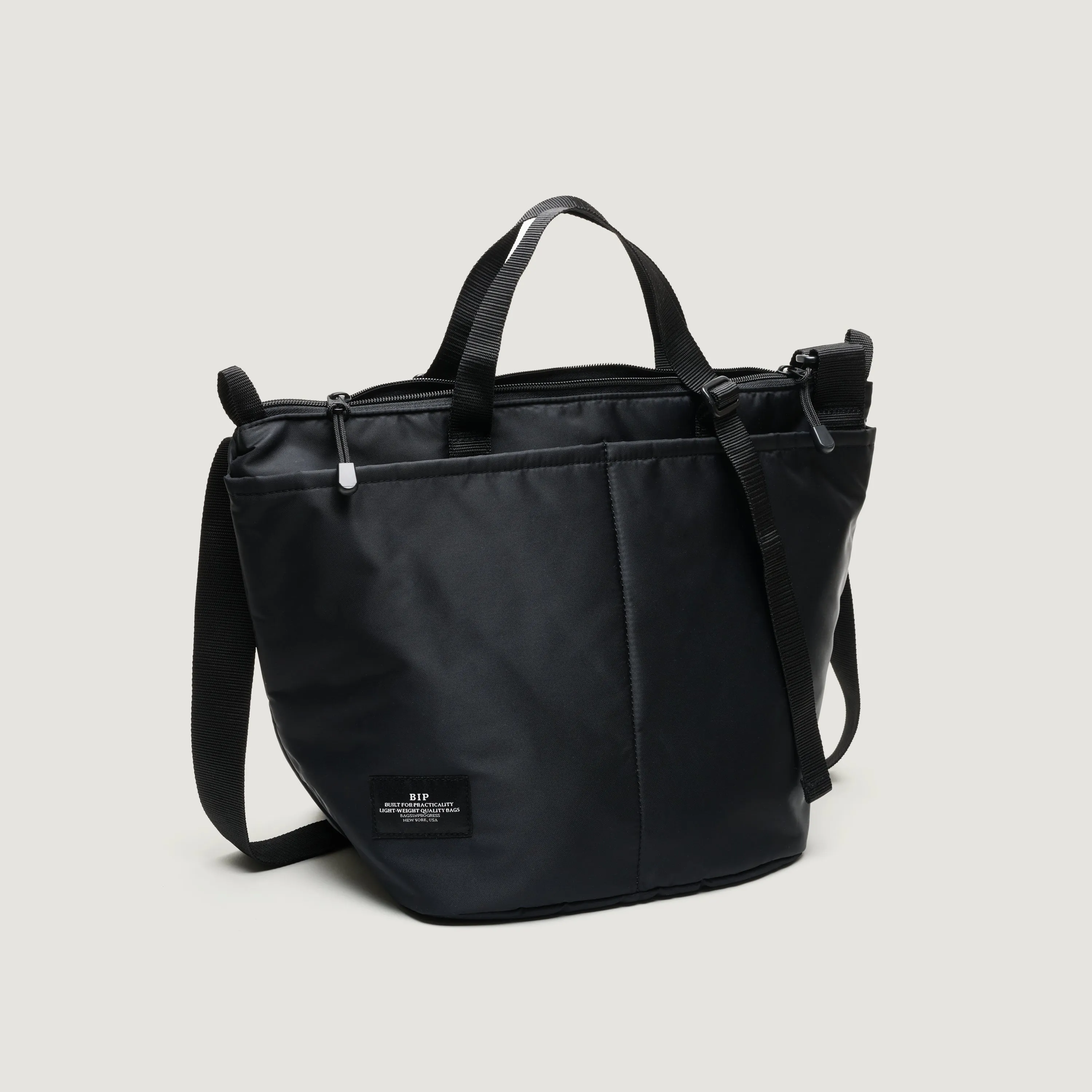 ZIPPER DUFFLE - MEDIUM - BLACK PUFFER NYLON TWILL sold by BAGSINPROGRESS product image thumbnail 4
