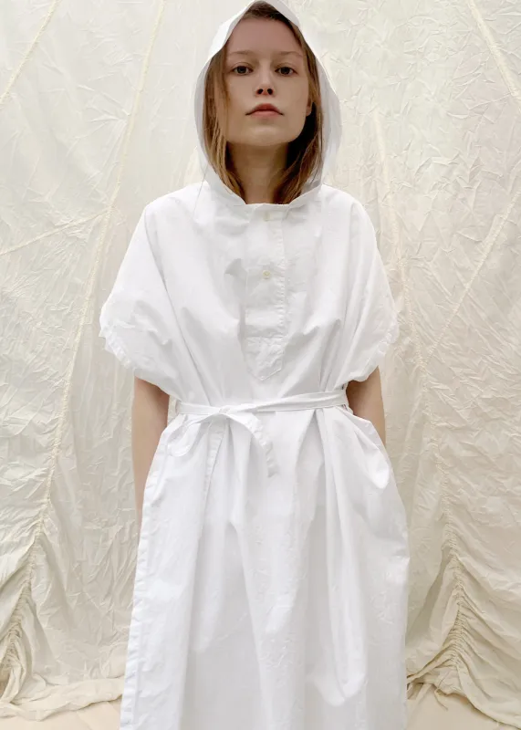 COLE Cape | White made by VON SONO