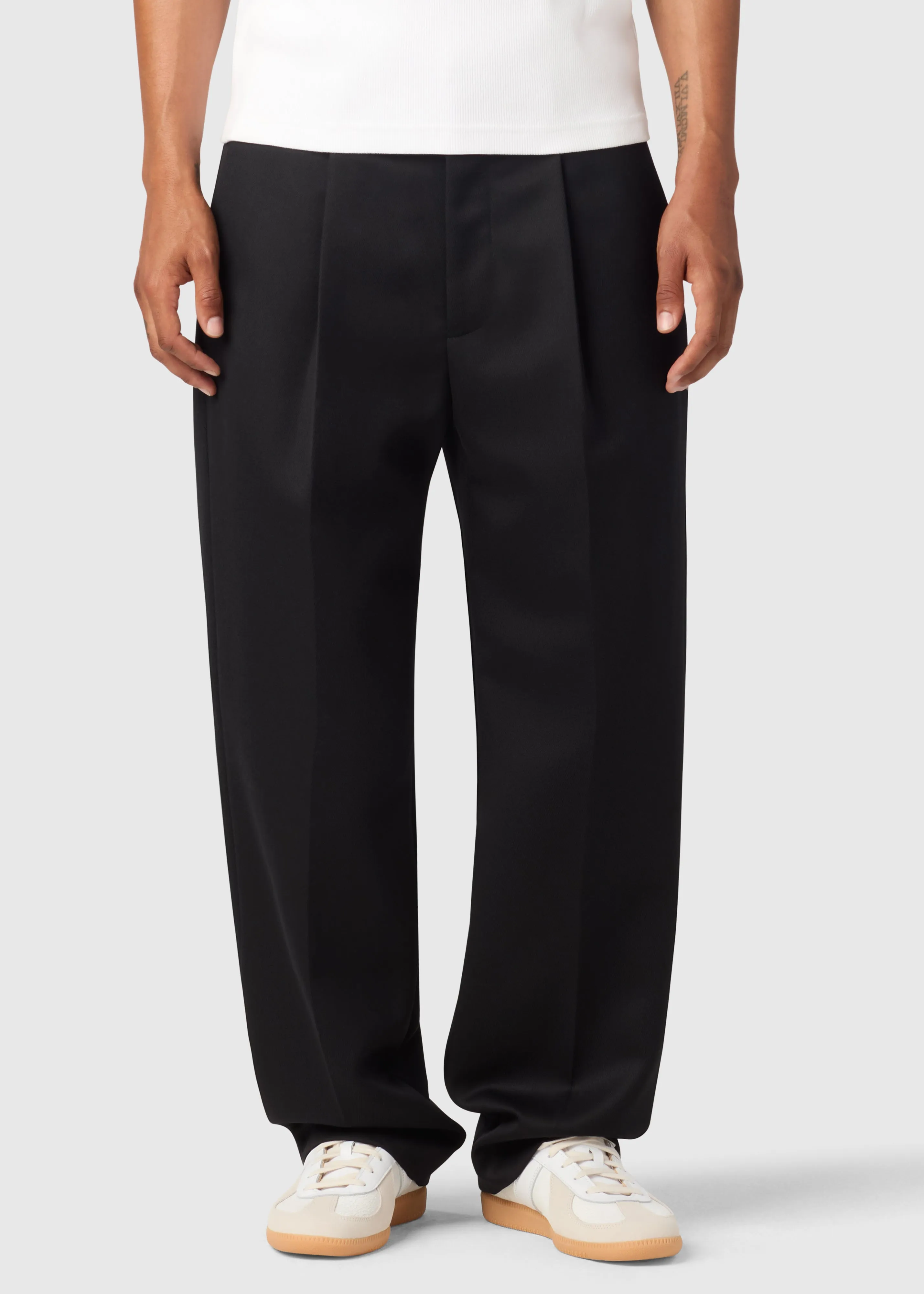 ALDRICH PLEATED WOOL TROUSERS / BLACK sold by UNI/FORM product image thumbnail 3