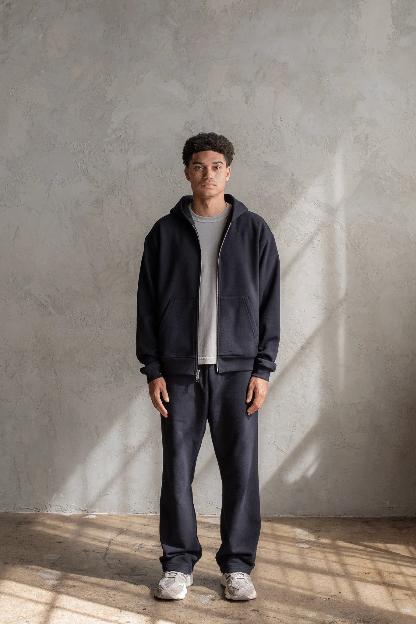 SOUVENIR FULL ZIP HOODIE / BLACK sold by UNI/FORM product image thumbnail 2
