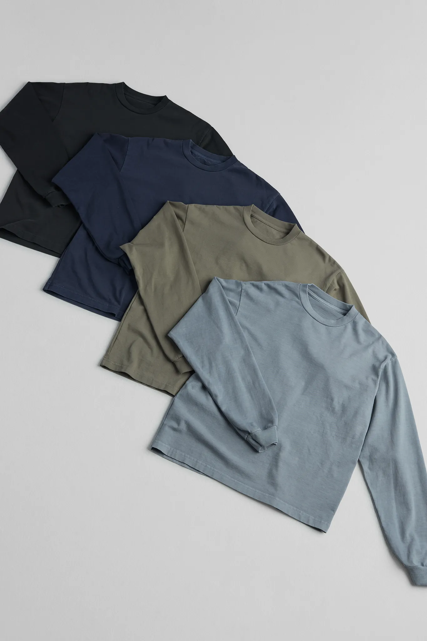 HEAVYWEIGHT CROPPED LONG SLEEVE / WASHED BLACK sold by UNI/FORM product image thumbnail 3