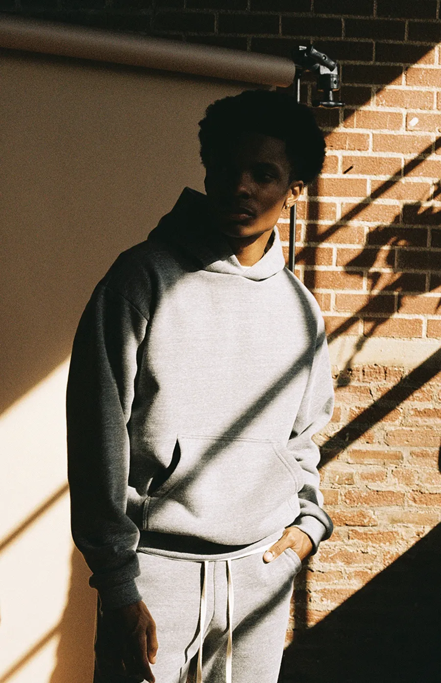 SOUVENIR HOODIE 2.0 / HEATHER GREY sold by UNI/FORM product image thumbnail 2