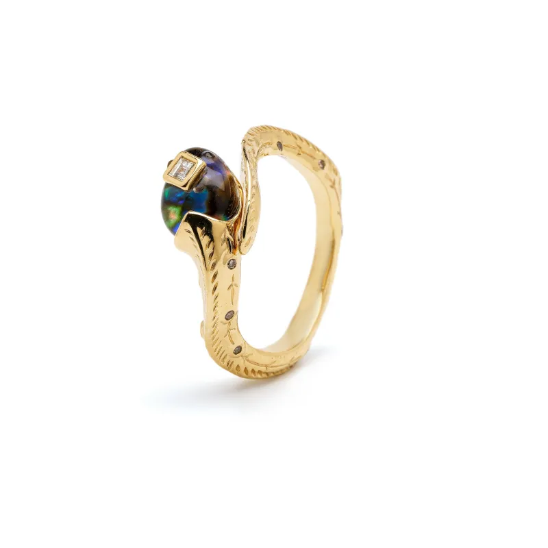 Tadpole Ring made by Bibi van der Velden