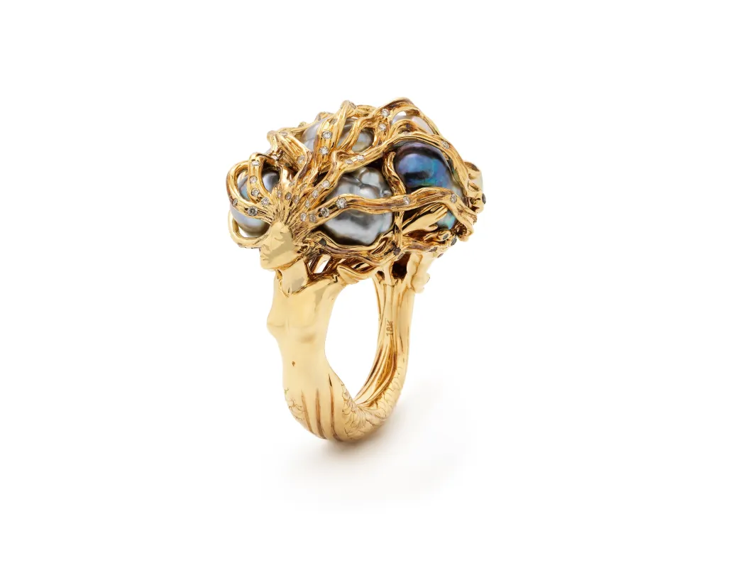 Sea Goddess Ring Rosewood made by Bibi van der Velden
