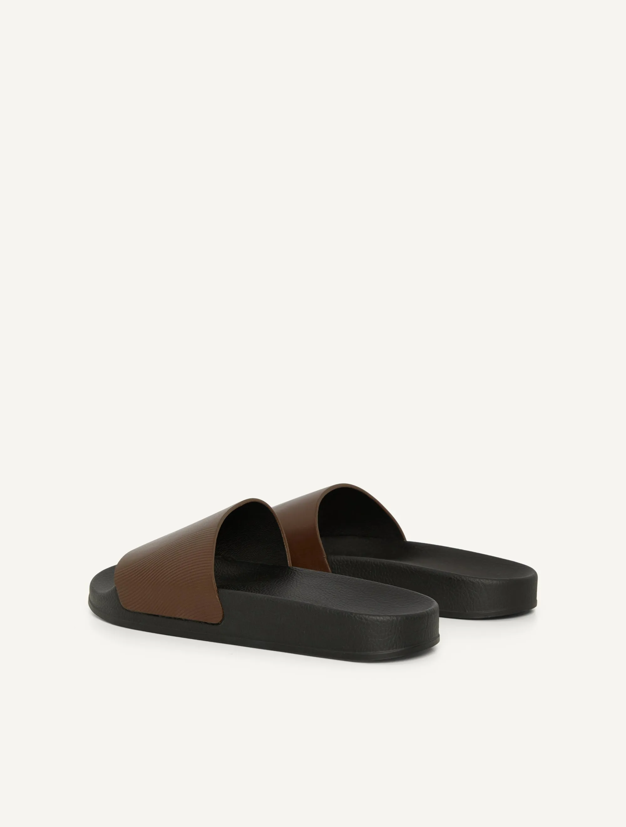 HUMBERTO LEATHER SLIDERS sold by Fescobol Carioca product image thumbnail 4