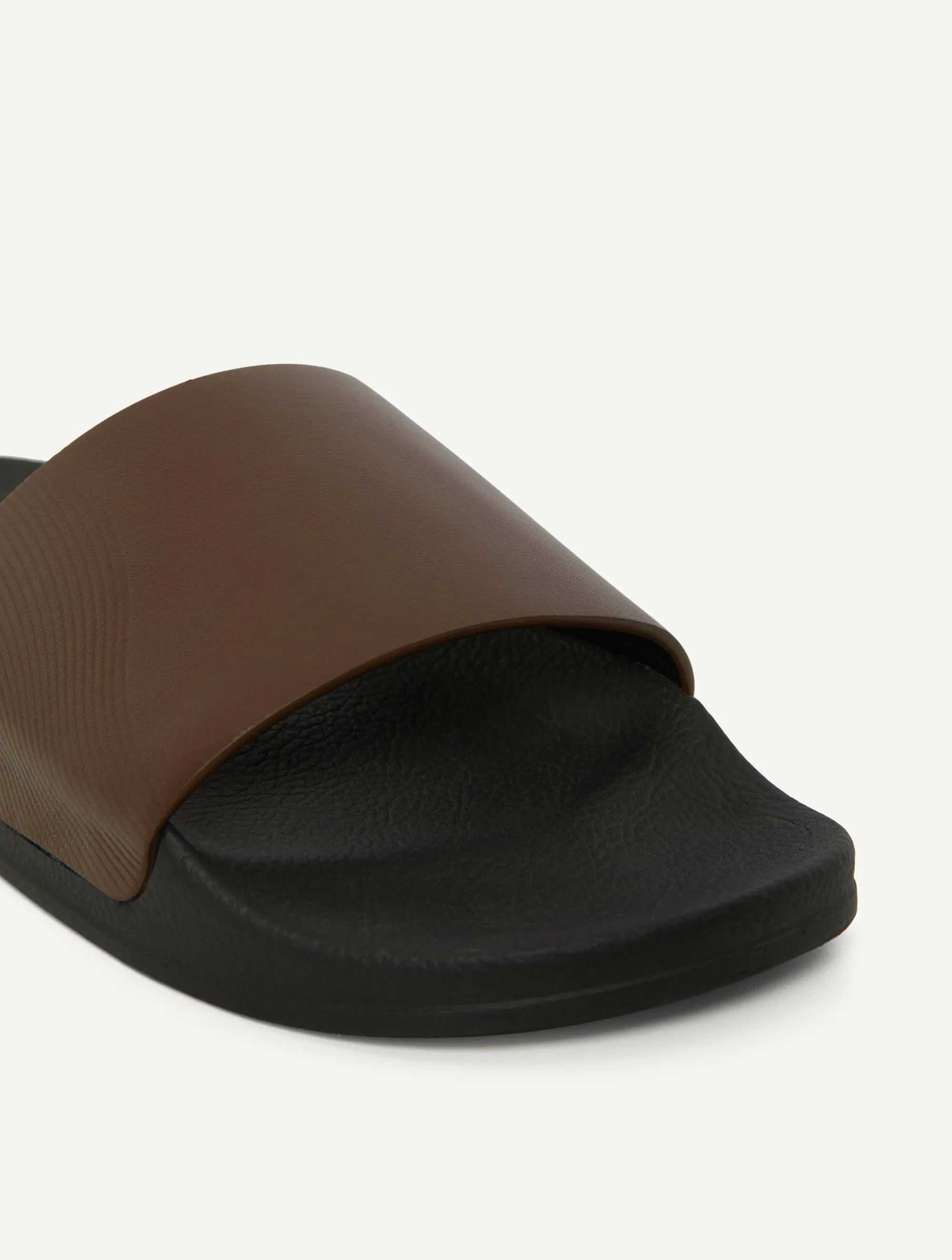 HUMBERTO LEATHER SLIDERS sold by Fescobol Carioca product image thumbnail 2