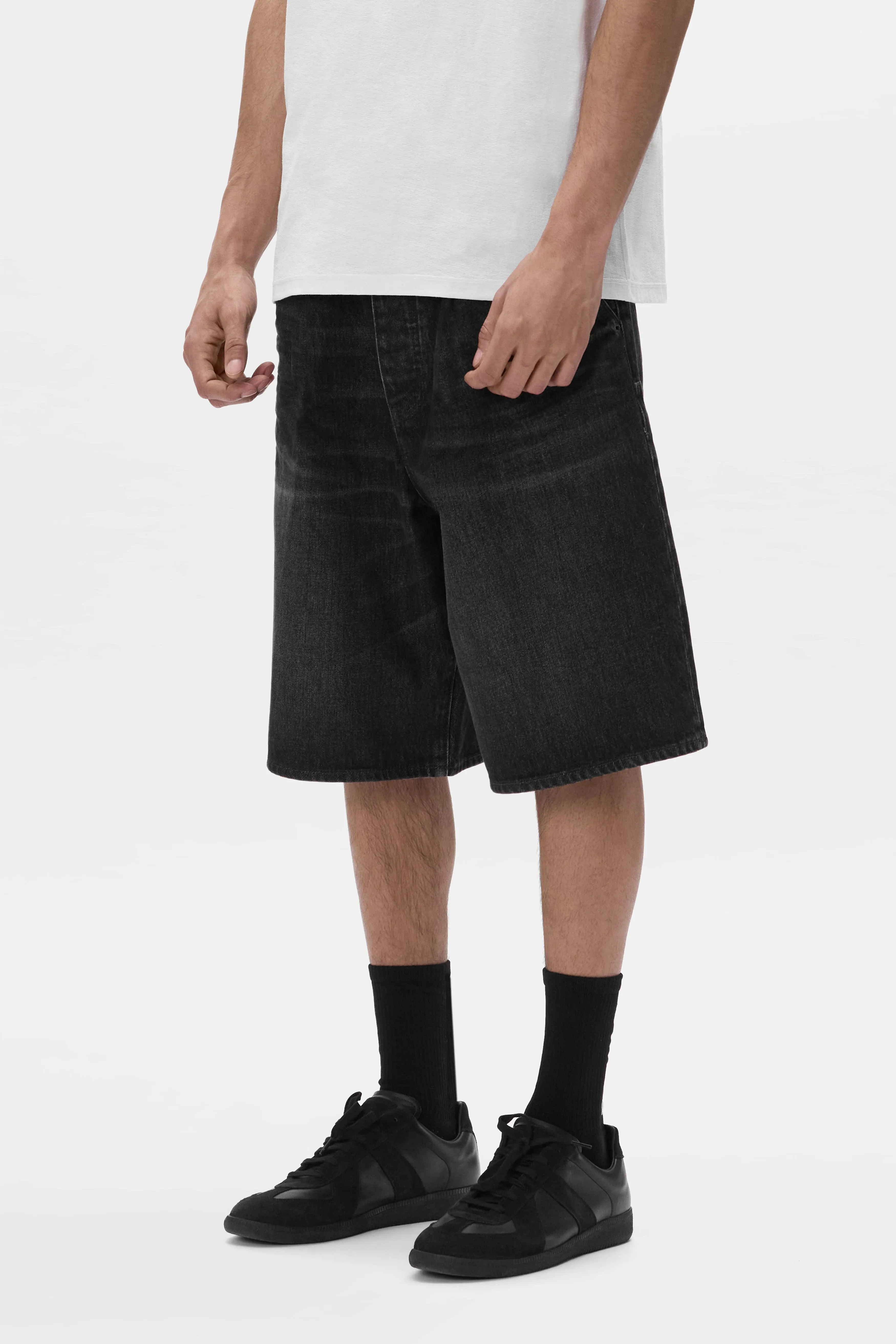 P059 Pleated Short sold by PURPLE BRAND product image thumbnail 2