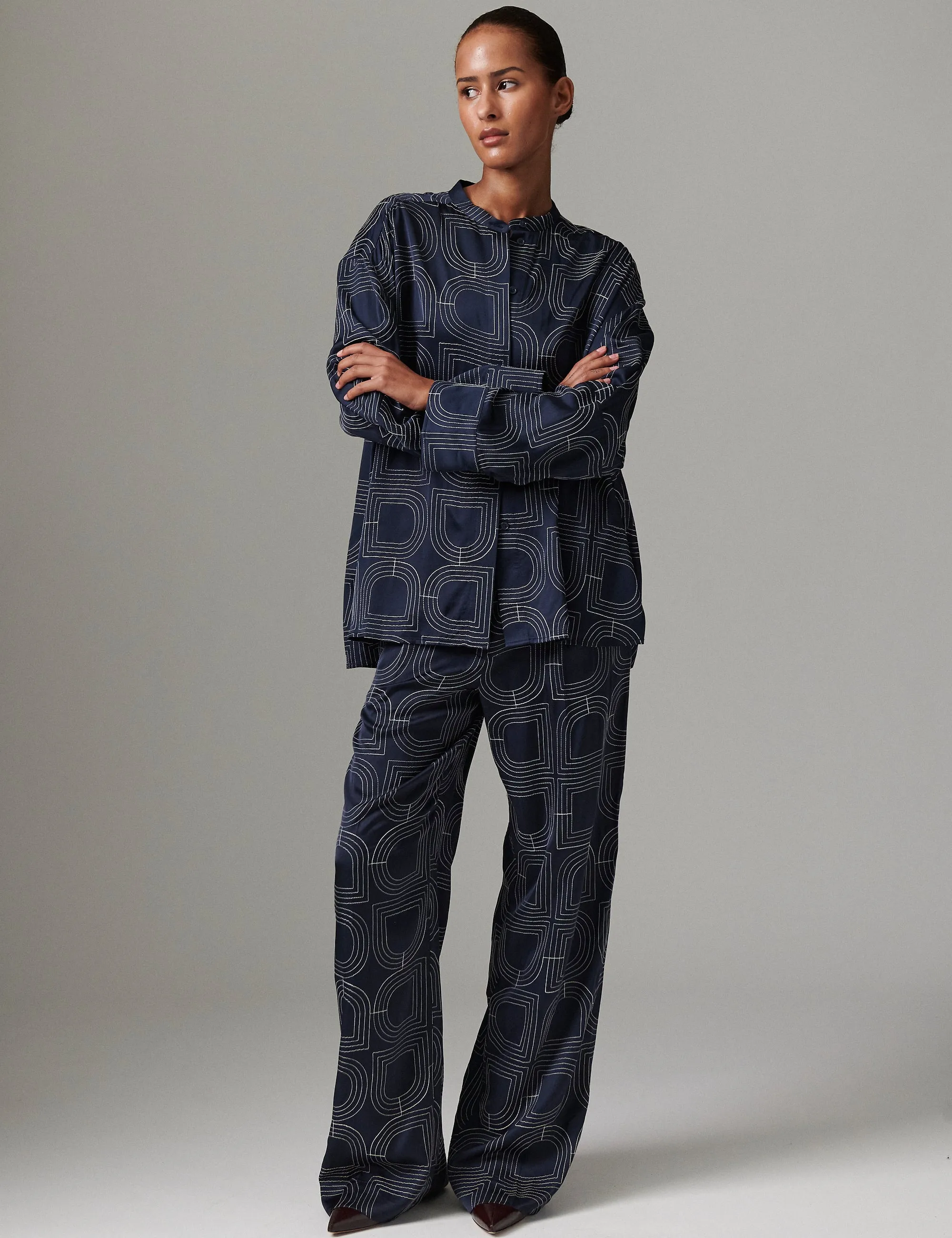Kerry - Fluid Viscose Stitch - DARK SAPPHIRE. sold by DAY Birger et Mikkelsen product image thumbnail 2