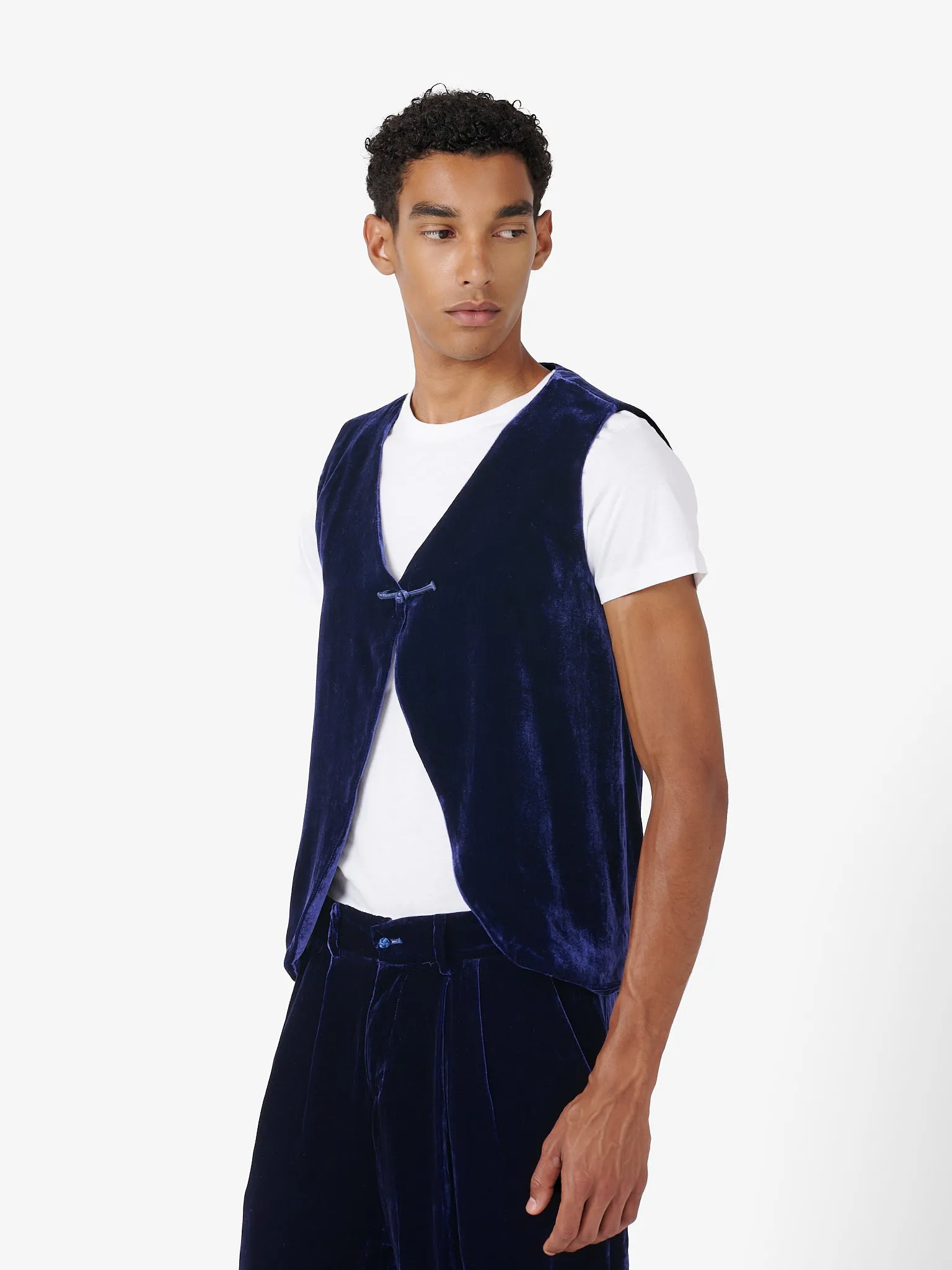 Fumoar Short Vest in Blue Velvet sold by Yali Milano product image thumbnail 2