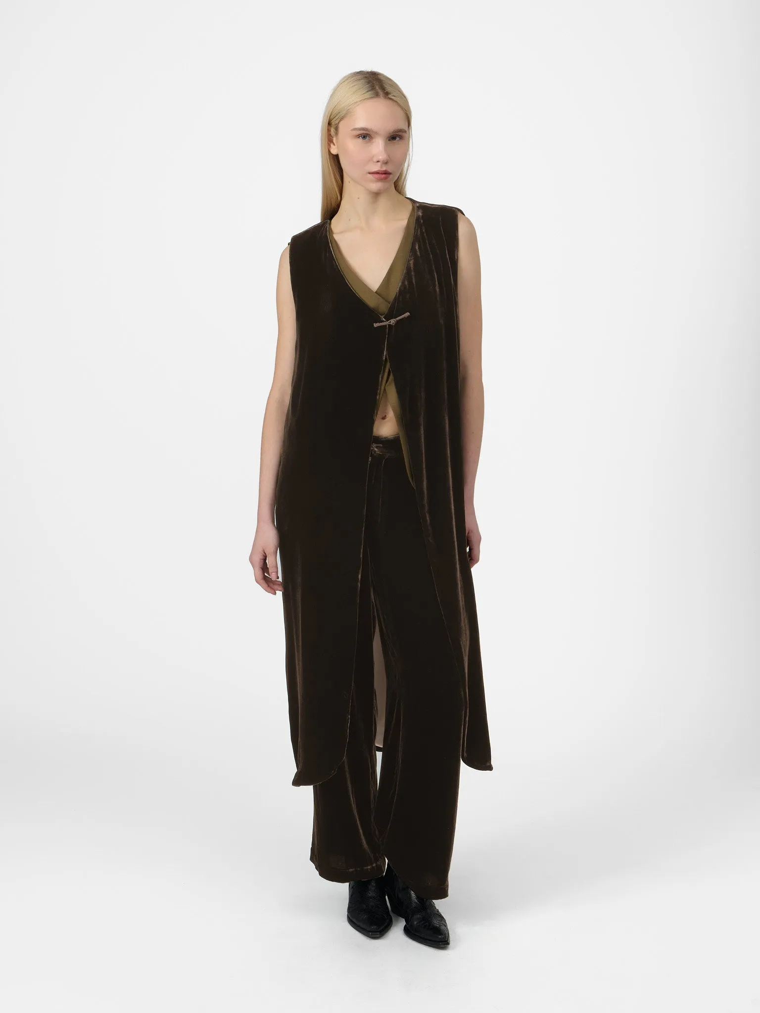 Fumoar Long Vest in Cacao Velvet sold by Yali Milano product image thumbnail 2