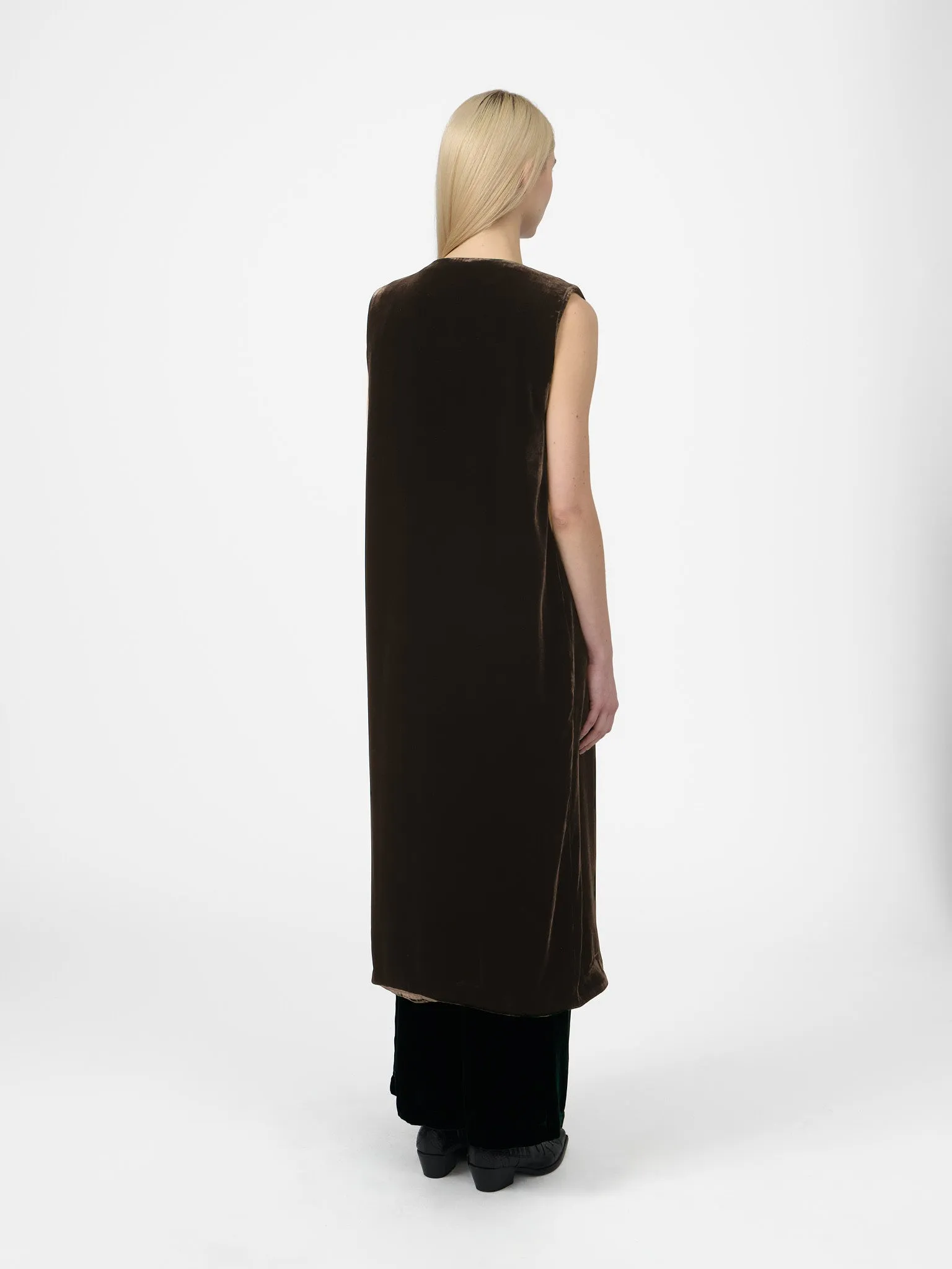 Fumoar Long Vest in Cacao Velvet sold by Yali Milano product image thumbnail 3
