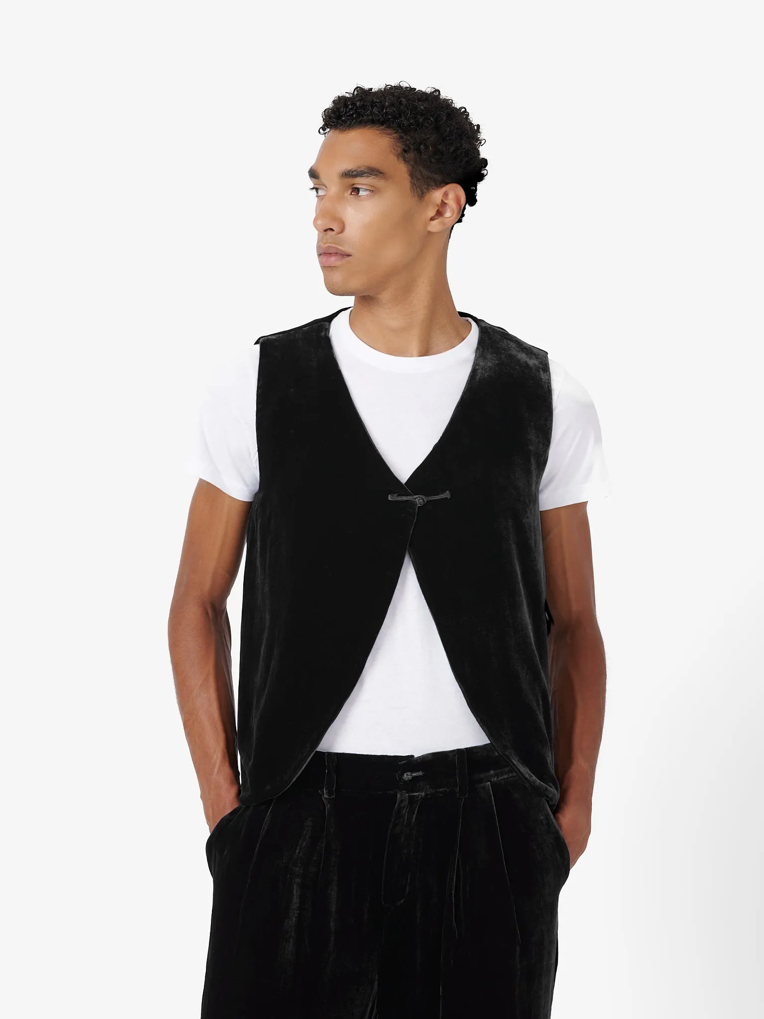 Fumoar Short Vest in Black Velvet sold by Yali Milano