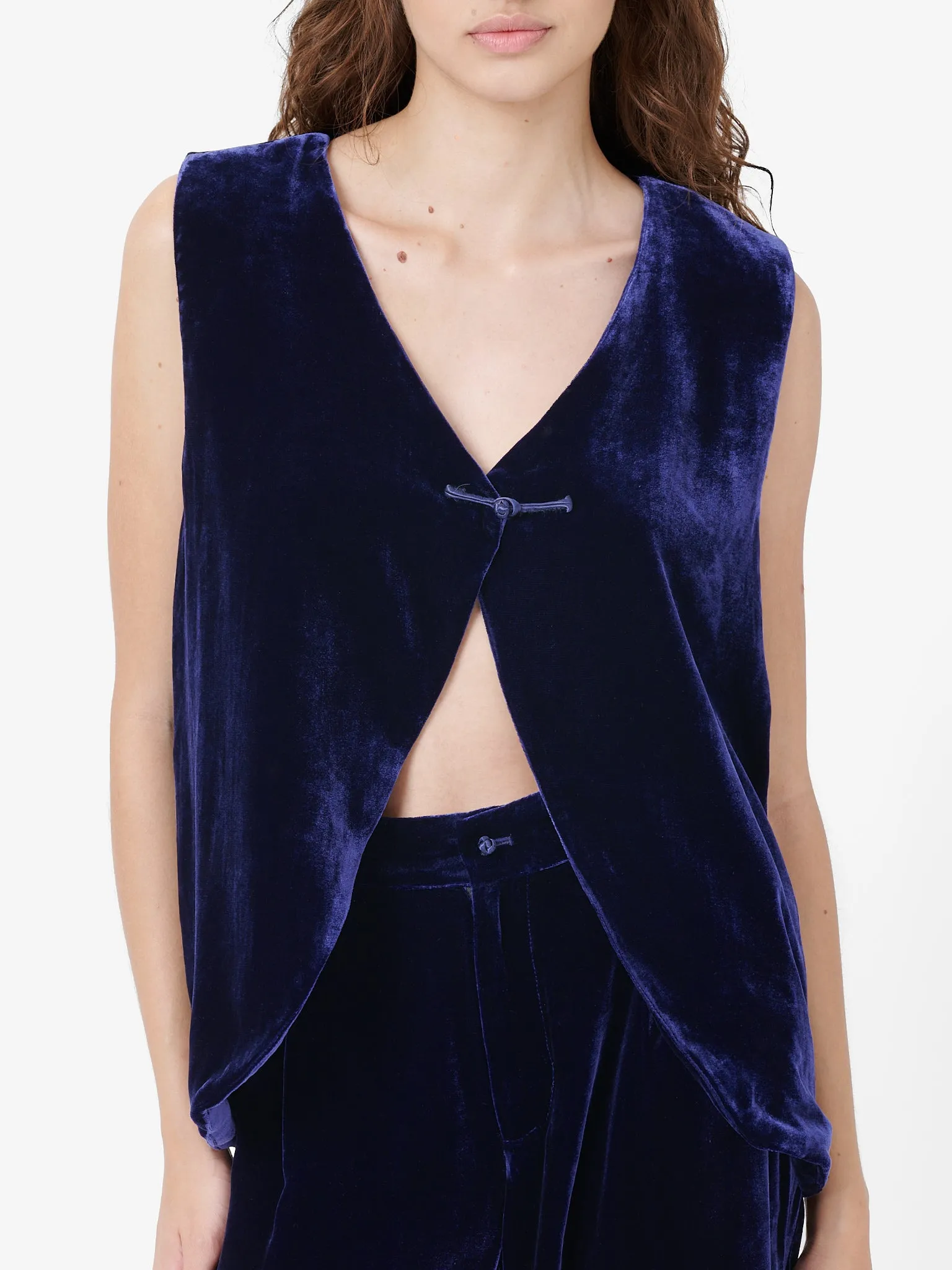 Fumoar Short Vest in Blue Velvet sold by Yali Milano product image thumbnail 2