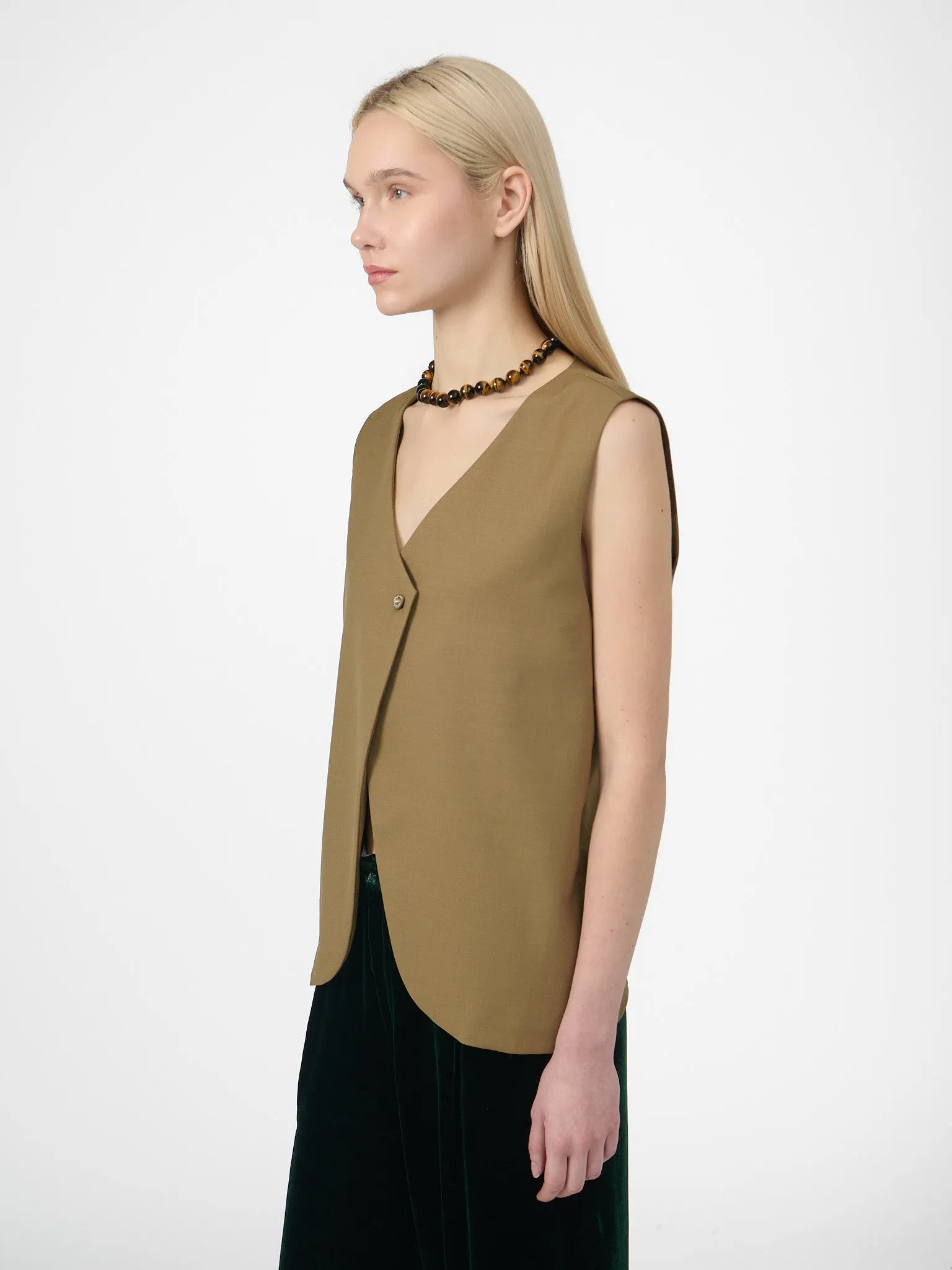 Fumoar Short Vest in Camel Beige Wool Twill sold by Yali Milano product image thumbnail 3