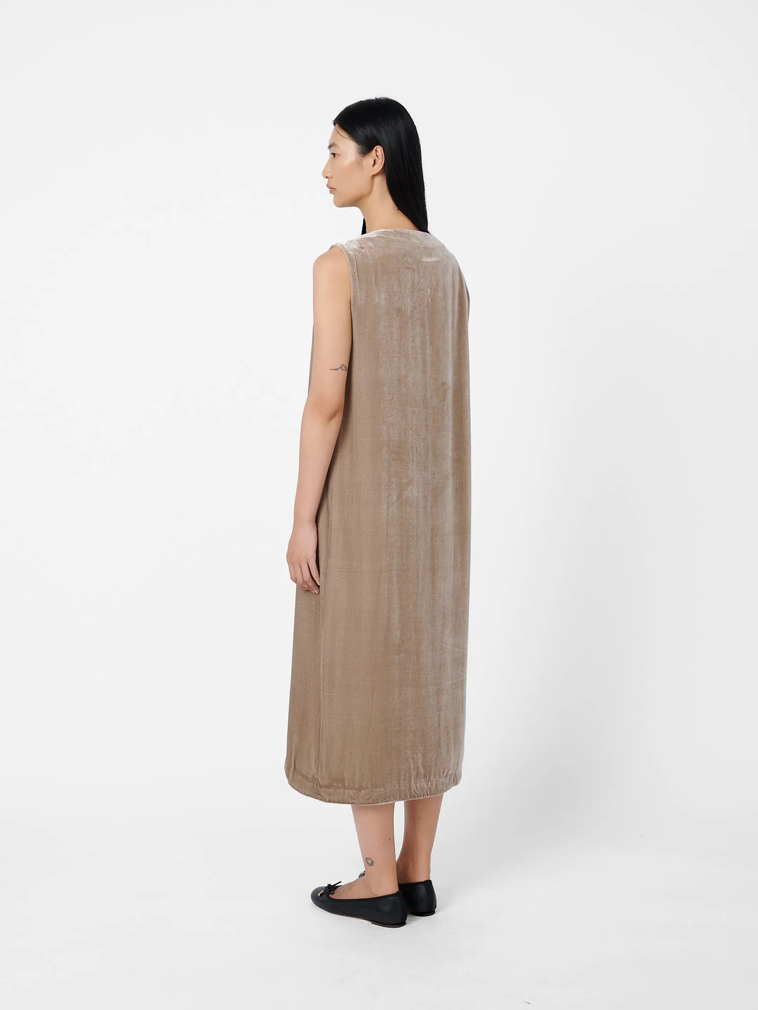 Fumoar Long Vest in Beige Velvet sold by Yali Milano product image thumbnail 3
