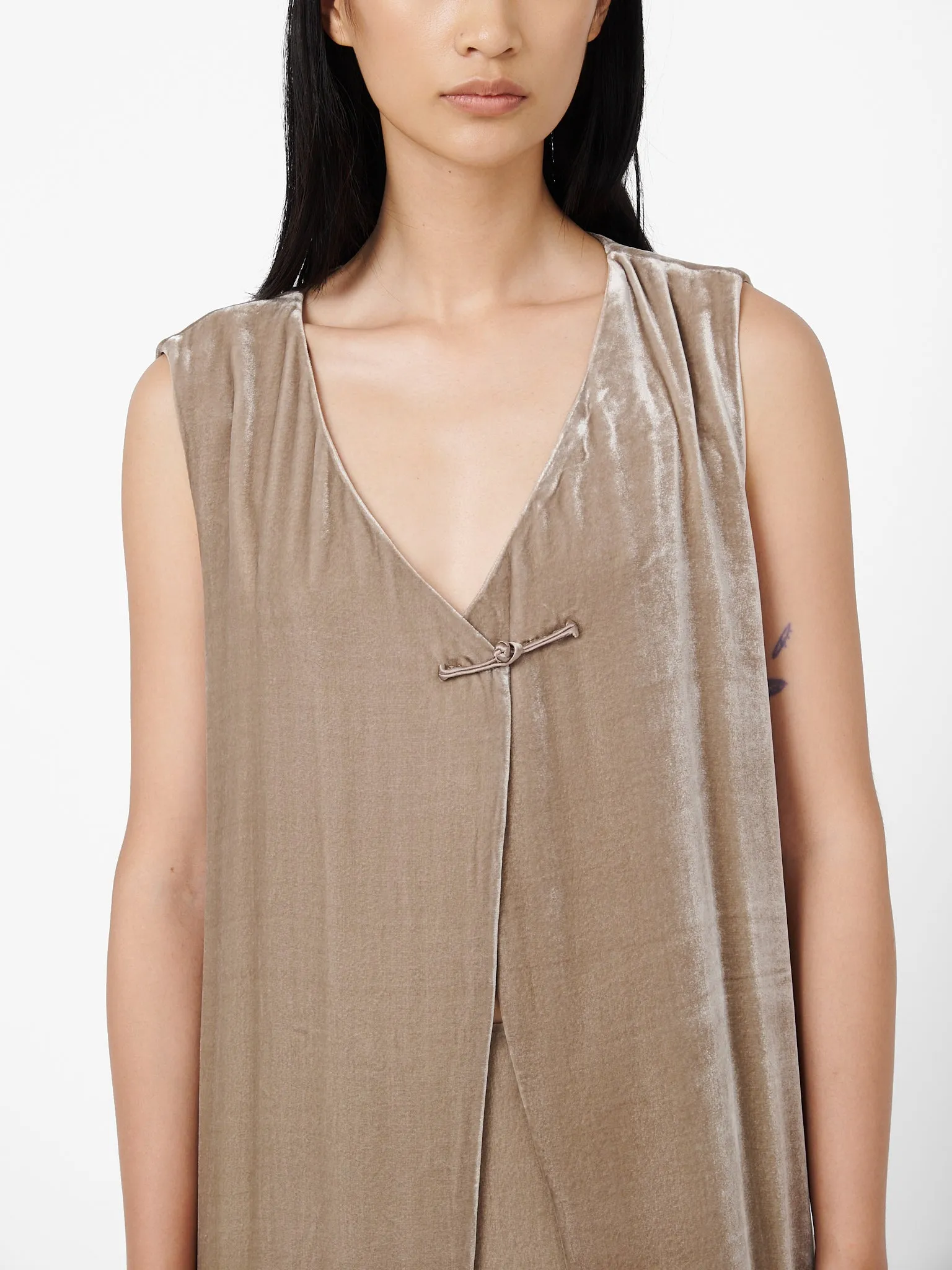 Fumoar Long Vest in Beige Velvet sold by Yali Milano product image thumbnail 2