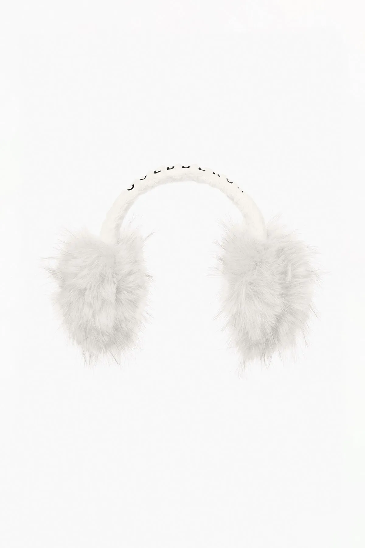 FLUFFY earwarmers sold by Goldbergh