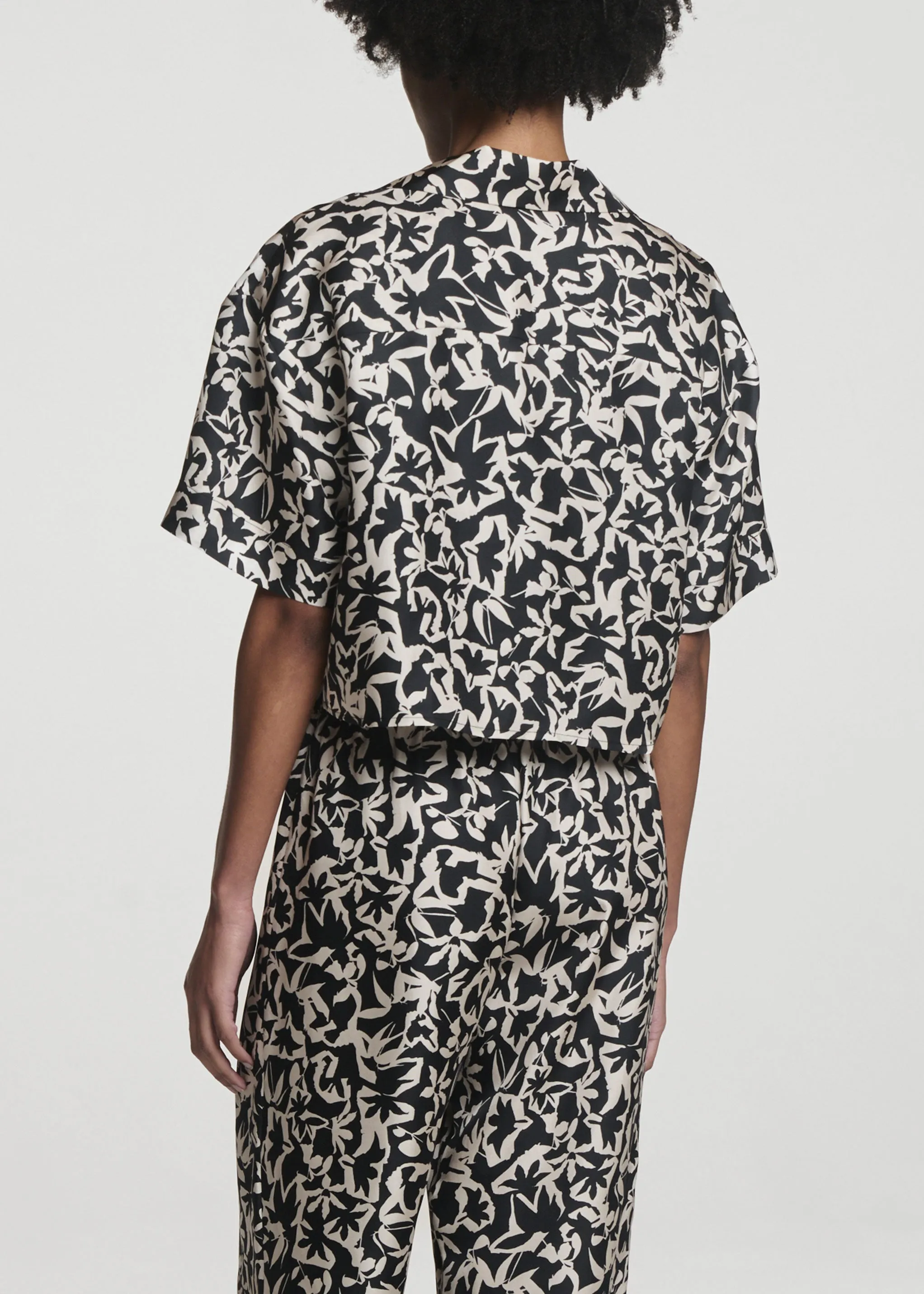 Lincoln Shirt Abstract Garden Black Silk Twill sold by ASCENO product image thumbnail 4