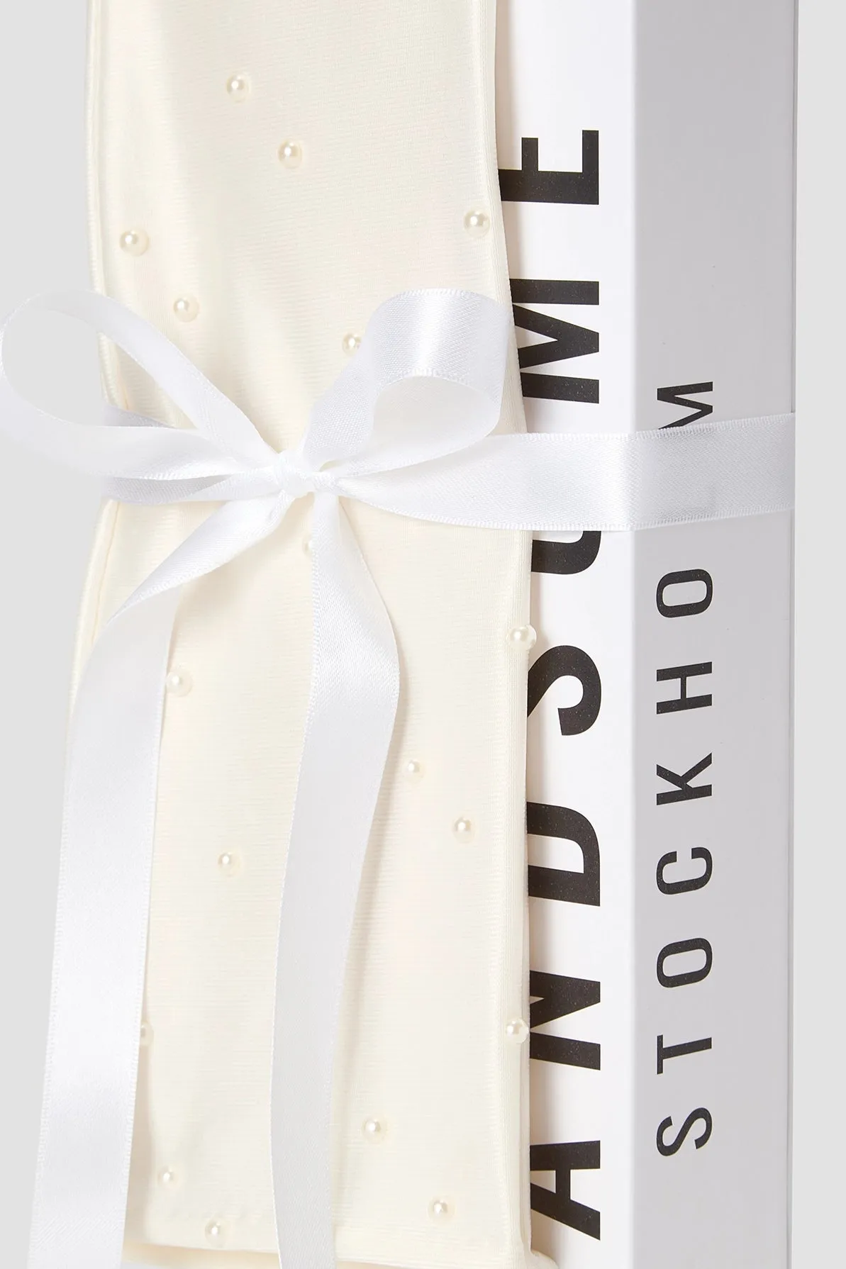 Tulle Extra Long White sold by Handsome Stockholm product image thumbnail 5