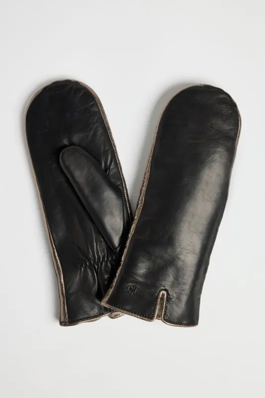 Statement Mittens Black made by Handsome Stockholm