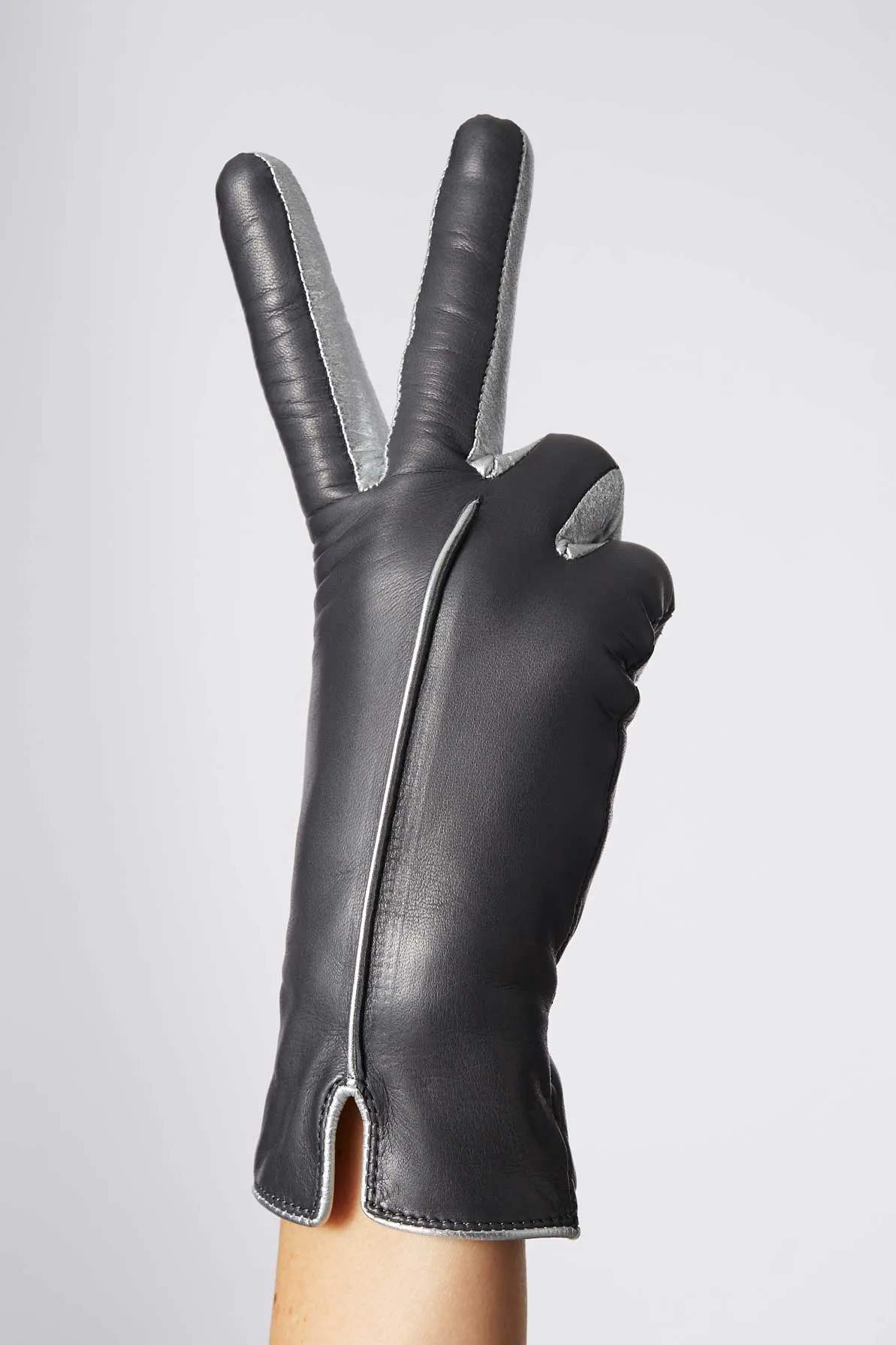 Statement Iron sold by Handsome Stockholm