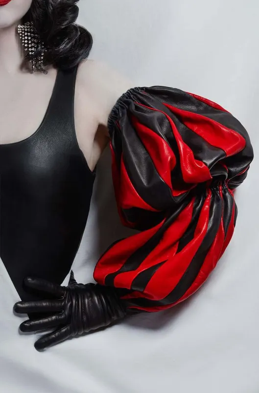 Queen Long Red & Black made by Handsome Stockholm