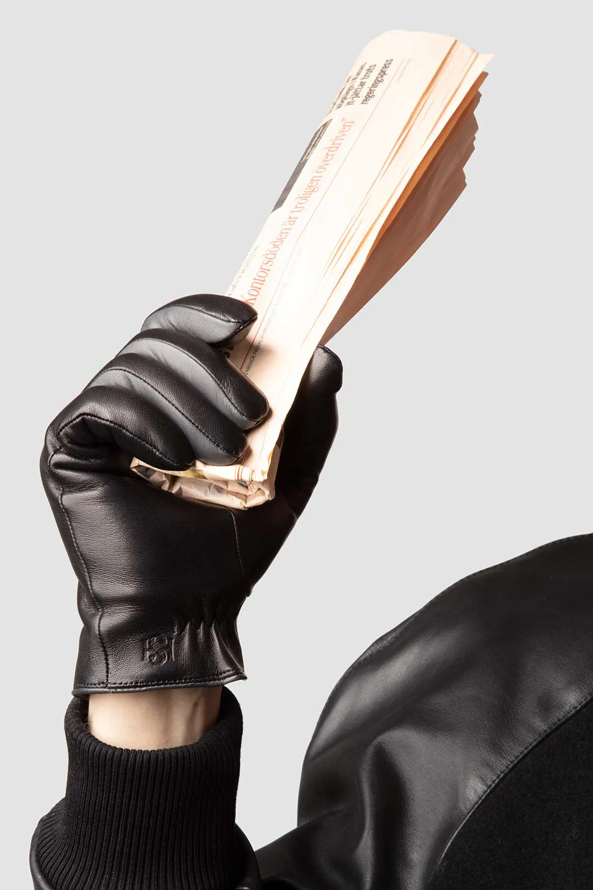 Statement Black - Men sold by Handsome Stockholm product image thumbnail 5