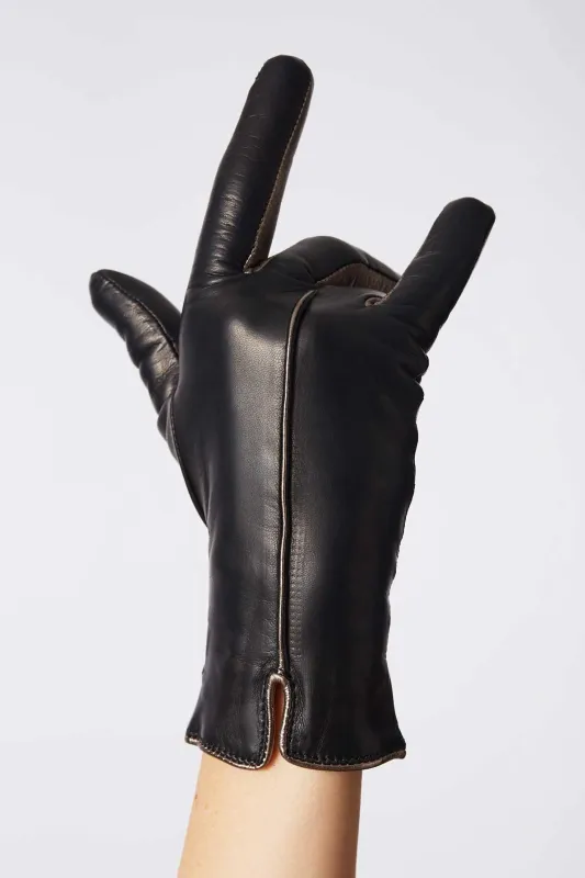 Statement black made by Handsome Stockholm