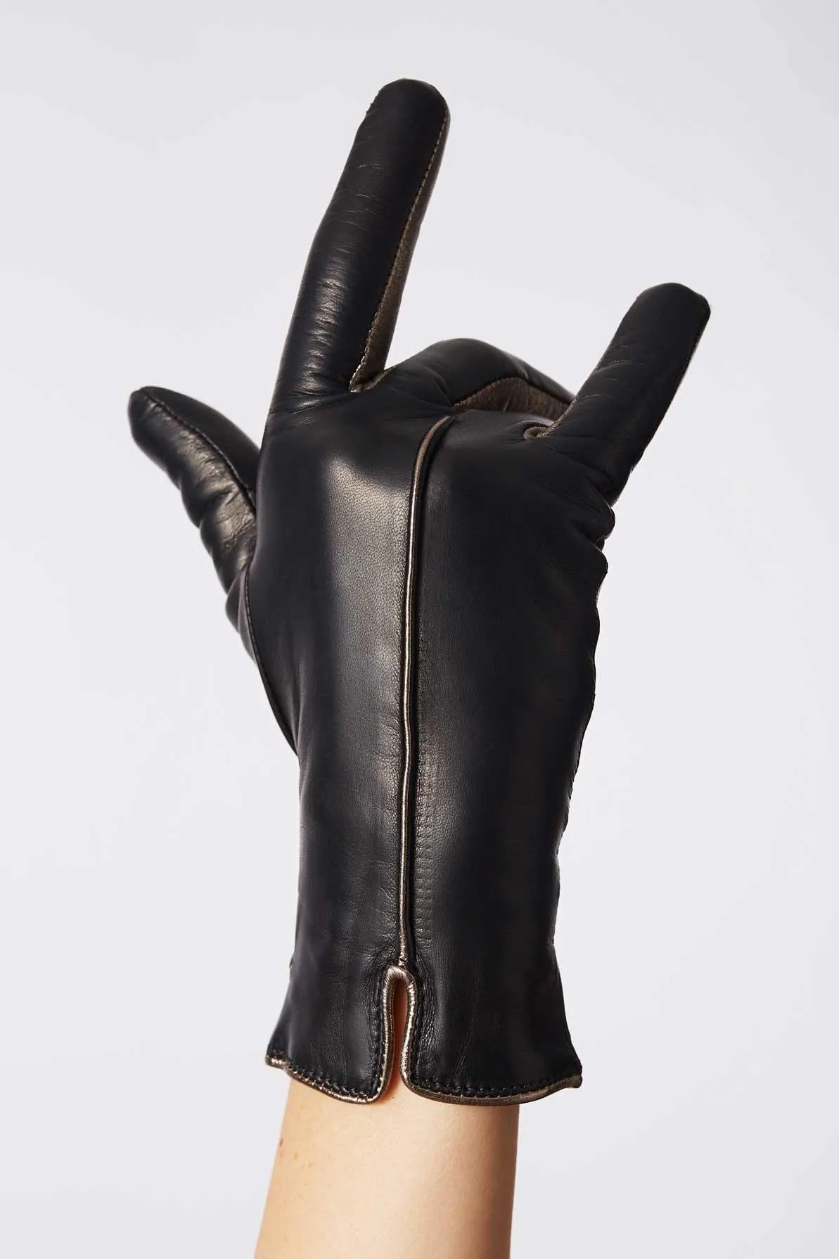 Statement black sold by Handsome Stockholm