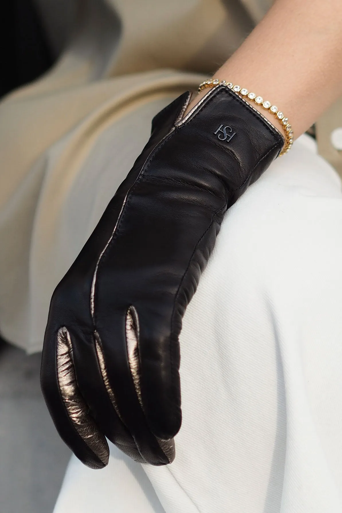 Statement black sold by Handsome Stockholm product image thumbnail 2