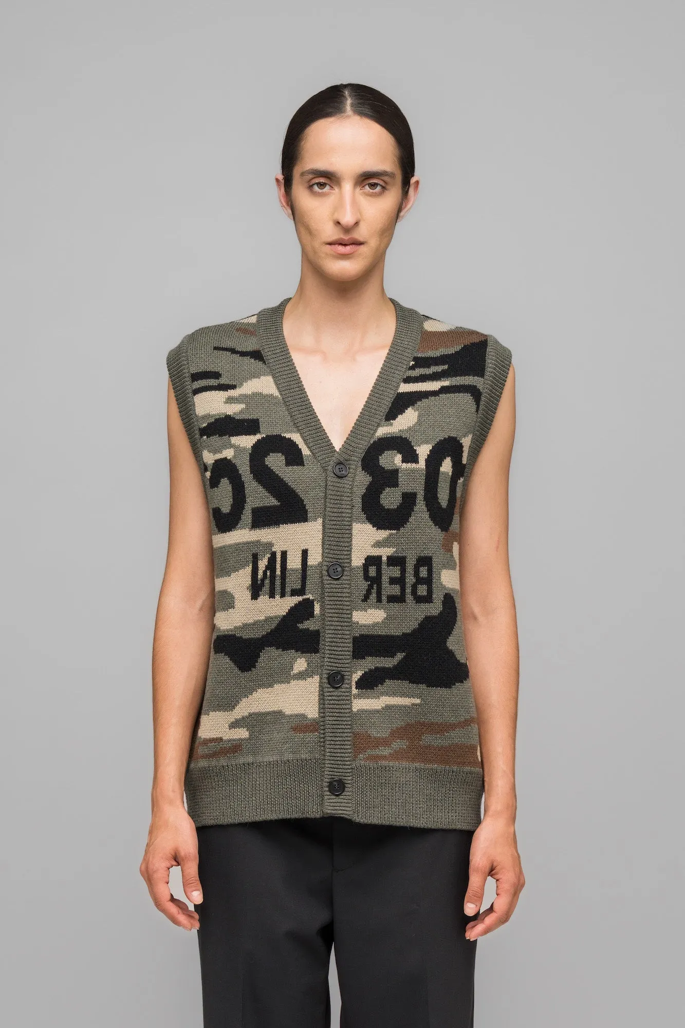 SELFIE VEST sold by 032c product image thumbnail 2