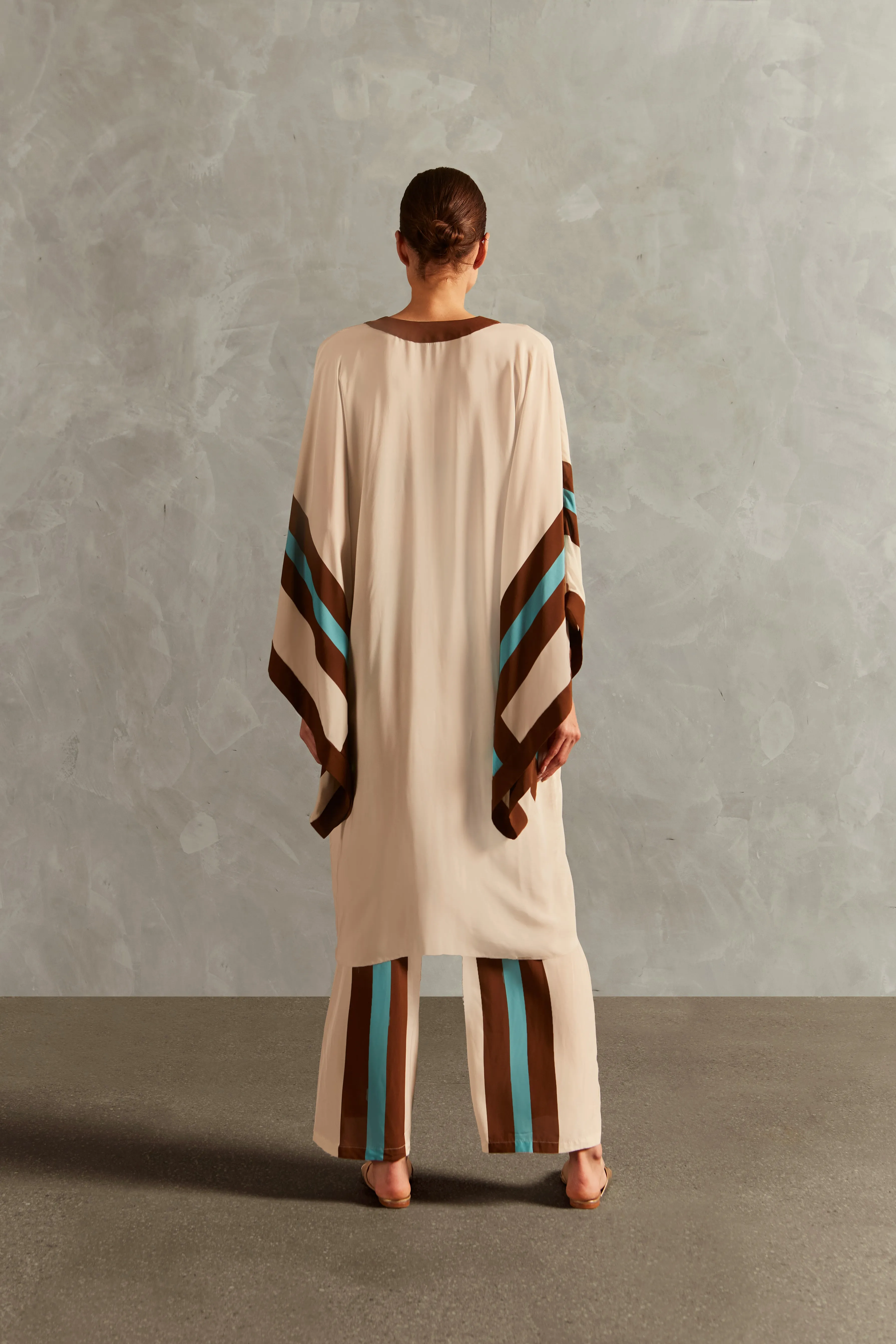 Bold Stripes Maxi Short Robe sold by Adriana Degreas product image thumbnail 4