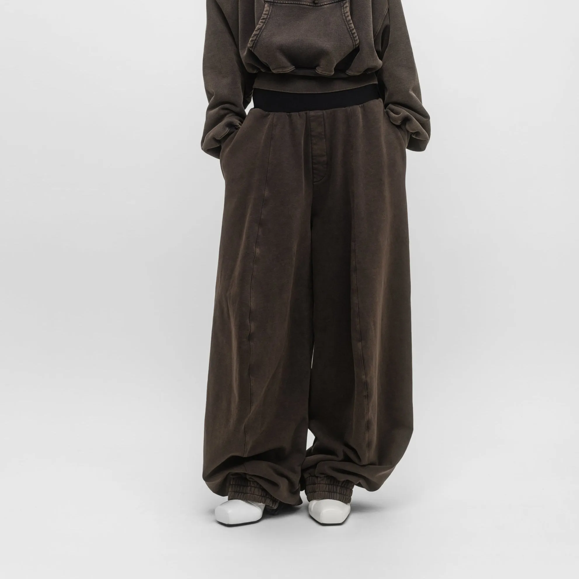 KNEE SHAPE SWEATPANTS sold by ALAINPAUL product image thumbnail 4