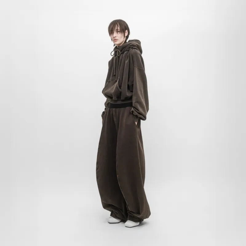 KNEE SHAPE SWEATPANTS made by ALAINPAUL