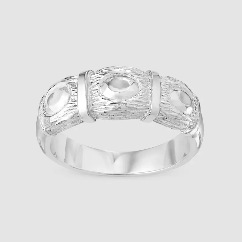 Impressions - Window Box Ring made by Bleue Burnham