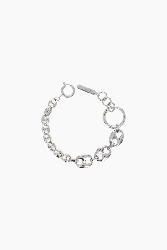 Akari bracelet made by Justine Clenquet