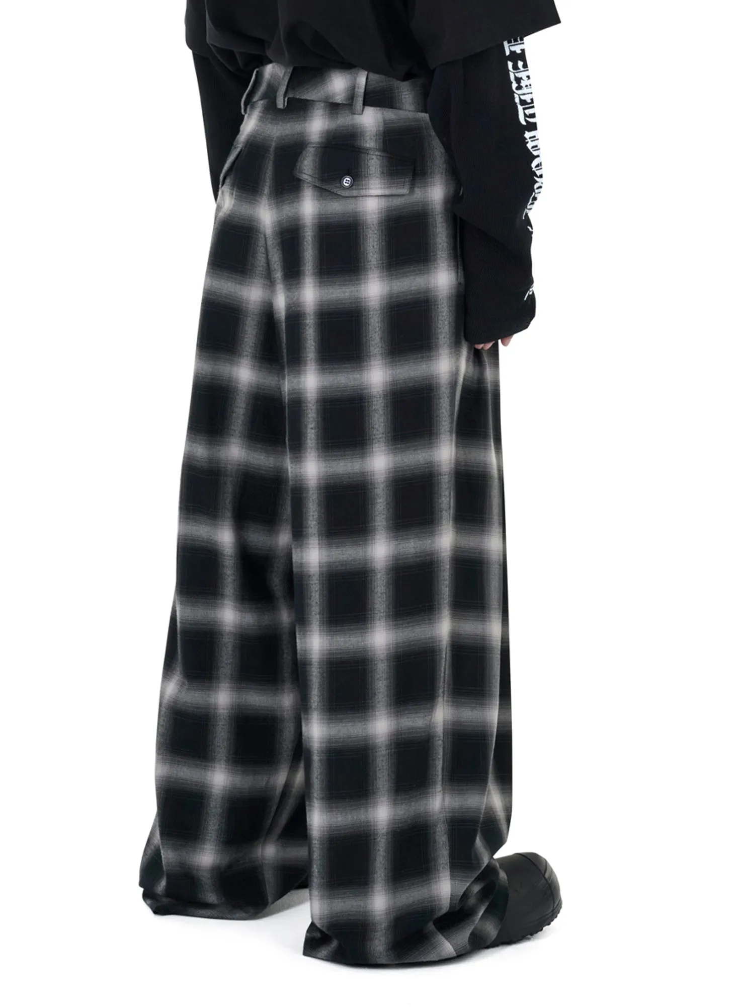TRIPLE PLEAT TROUSERS sold by LUU DAN product image thumbnail 5