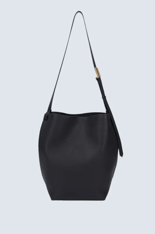 Curvea Bucket Bag made by SYSTEM