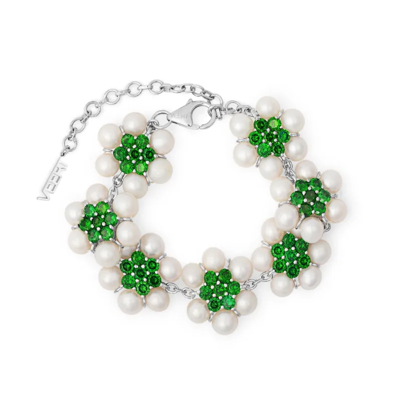 The 42 Pearl Green Flower Bracelet in White Gold made by VEERT